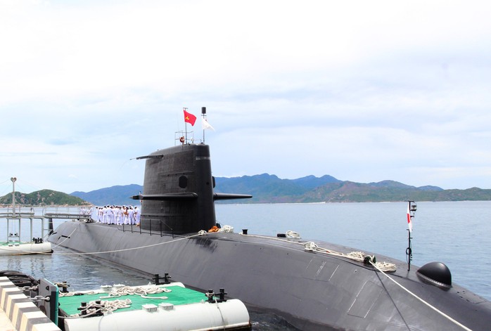 Tàu ngầm Kuroshio Nhật Bản thăm Cam Ranh - Ảnh 4. Tàu ngầm Kuroshio Nhật Bản thăm Cam Ranh - Ảnh 4.